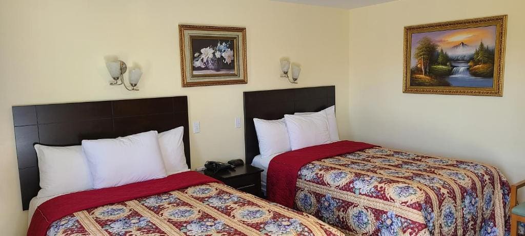 Double Room with Two Double Beds room - Image 1
