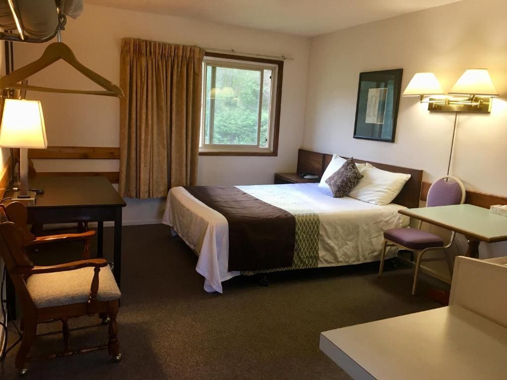 Queen Room with Two Queen Beds room - Image 1