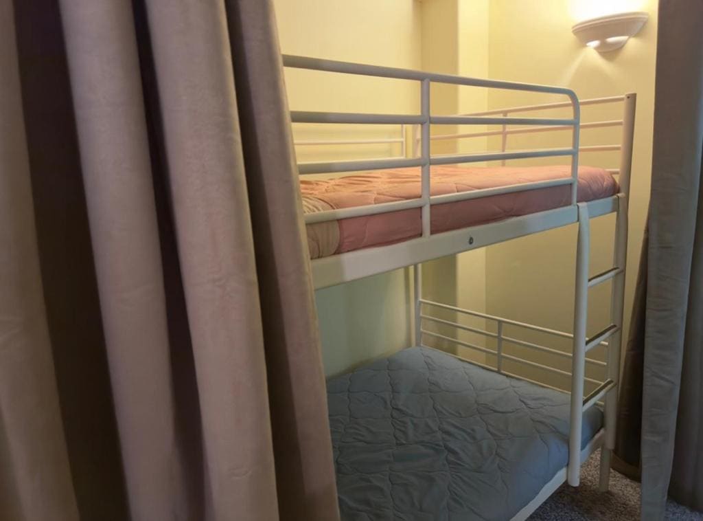 Deluxe Family Suite room - Image 3