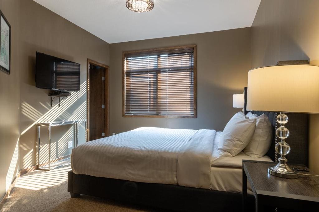 One-Bedroom Suite room - Image 1