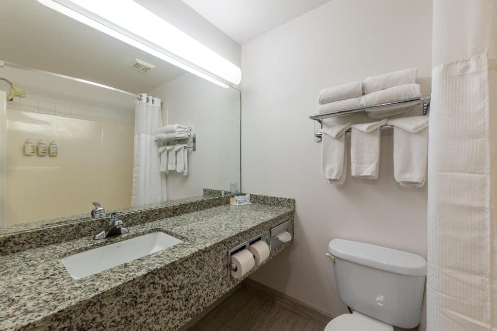 King Studio Suite - Non-Smoking room - Image 3