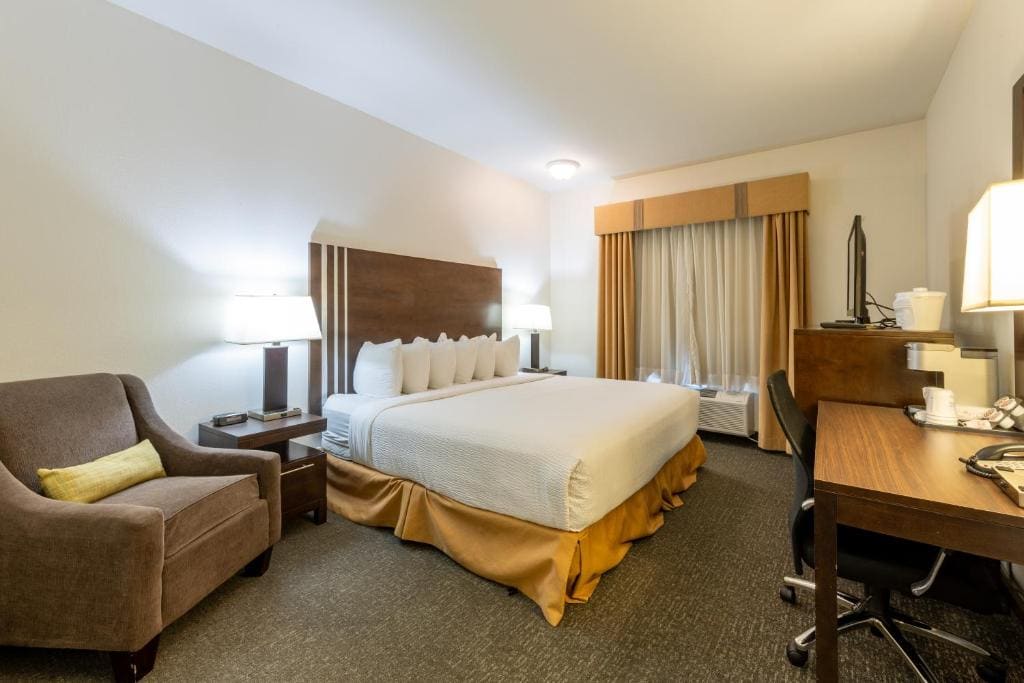 King Room - Mobility Access/Non-Smoking room - Image 1