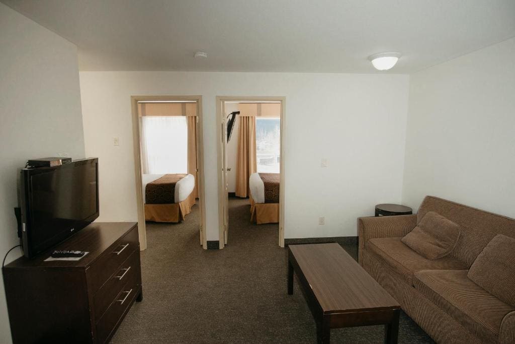 Two-Bedroom Suite with Two Queen Beds - Non-Smoking room - Image 3