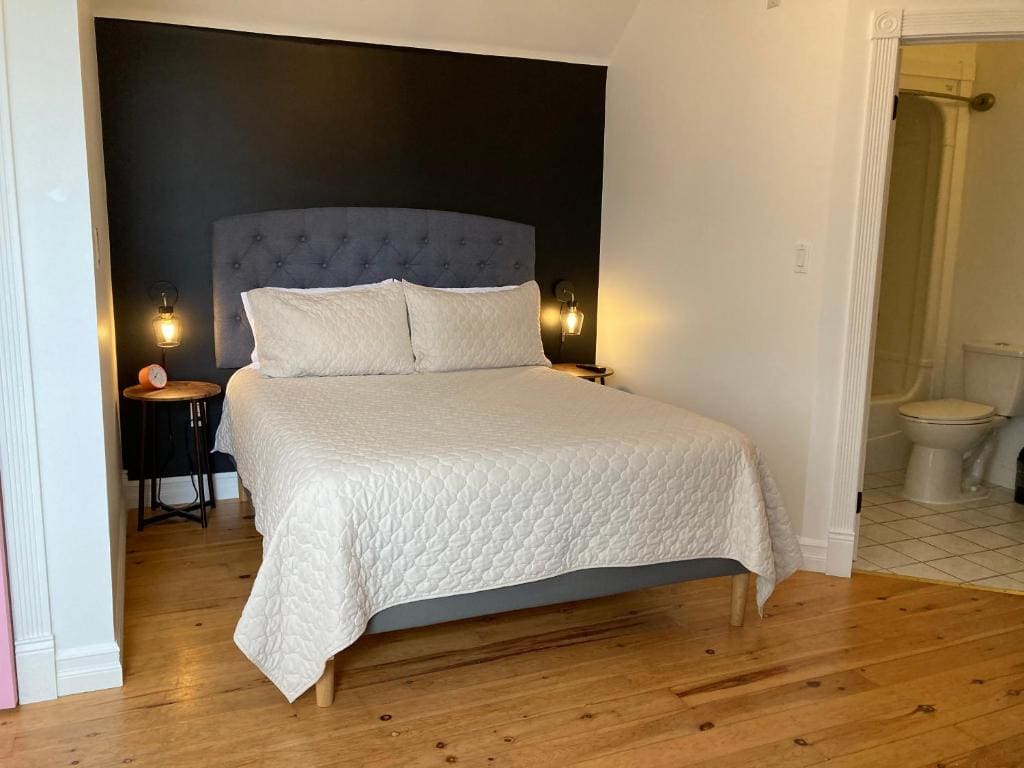 Double Room with Private Bathroom room - Image 1