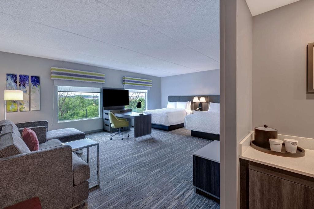 Queen Studio Suite with Two Queen Beds - Non-Smoking room - Image 1