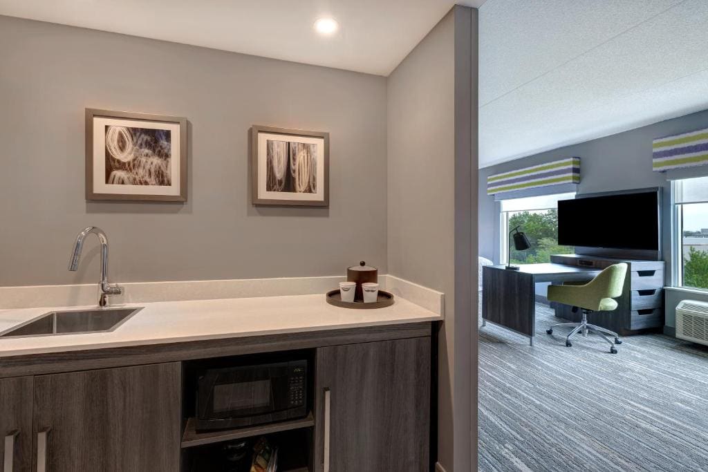 King Studio Suite - Non Smoking room - Image 3