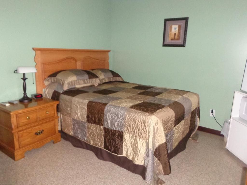 Double Room with 1 Double Bed room - Image 2