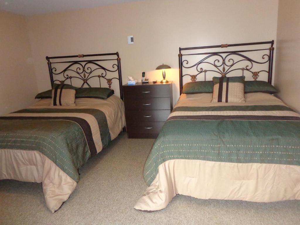 Double Room with Two Double Beds room - Image 3