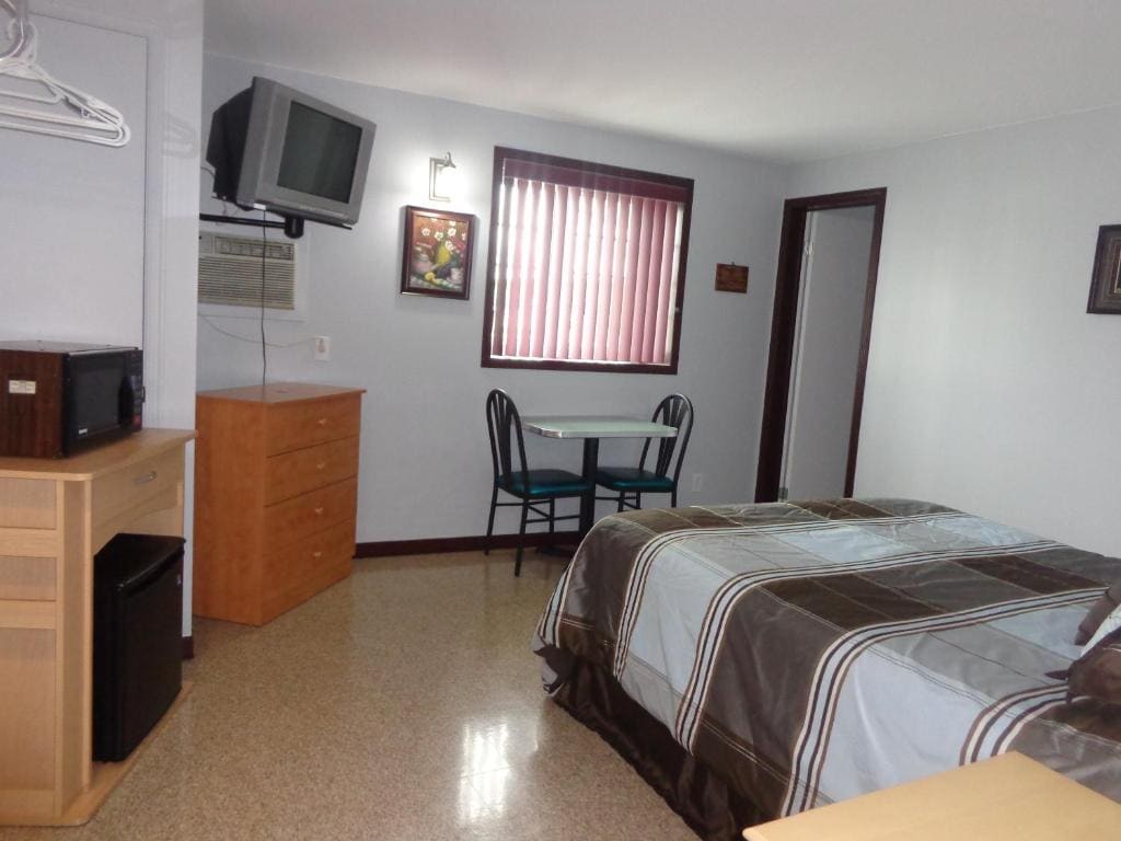 Queen Room room - Image 2