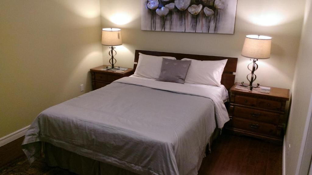 Deluxe Queen Room room - Image 3