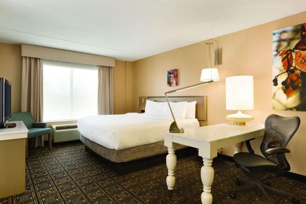 King Room with Whirlpool room - Image 1