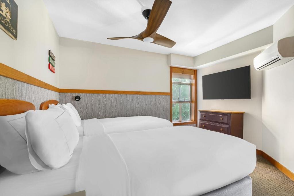 Three-Bedroom Suite room - Image 3