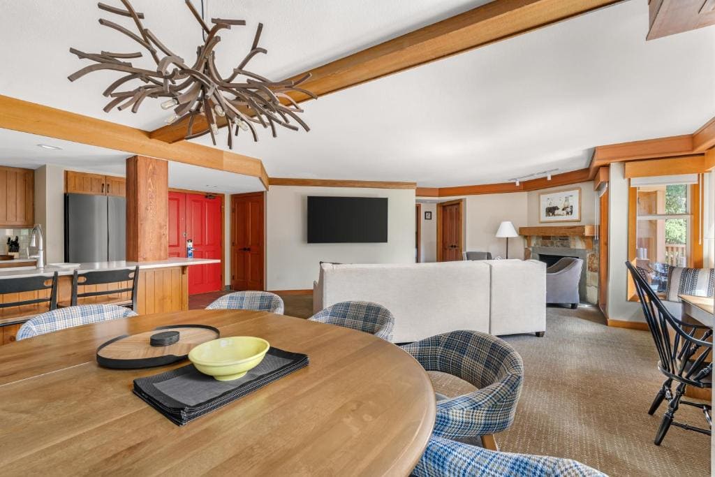 Three-Bedroom Suite room - Image 2