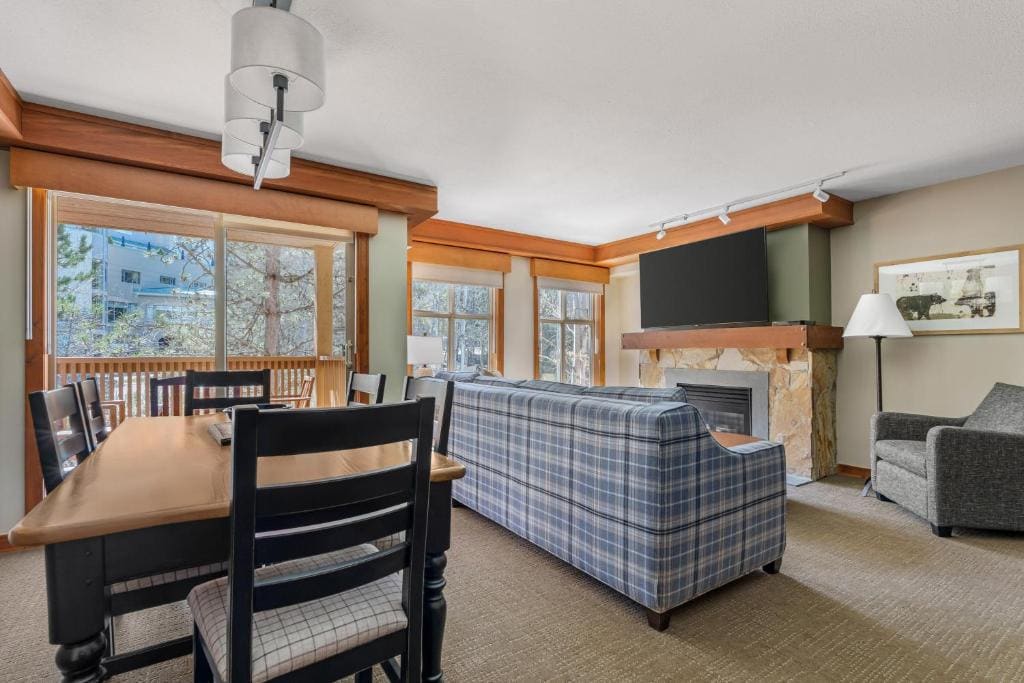 Two-Bedroom Suite with Sofa Bed room - Image 2