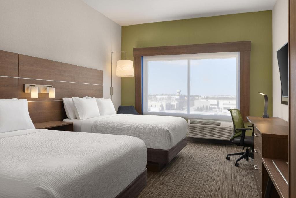 Standard Queen Room with Two Queen Beds and Mobility Accessible Tub room - Image 1
