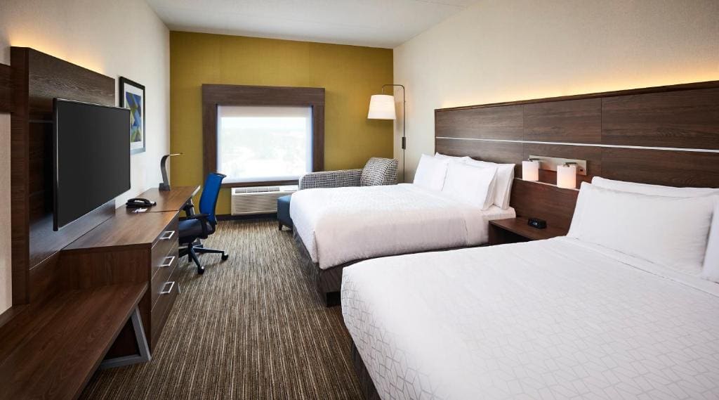 Standard Room with Two Queen Beds room - Image 1