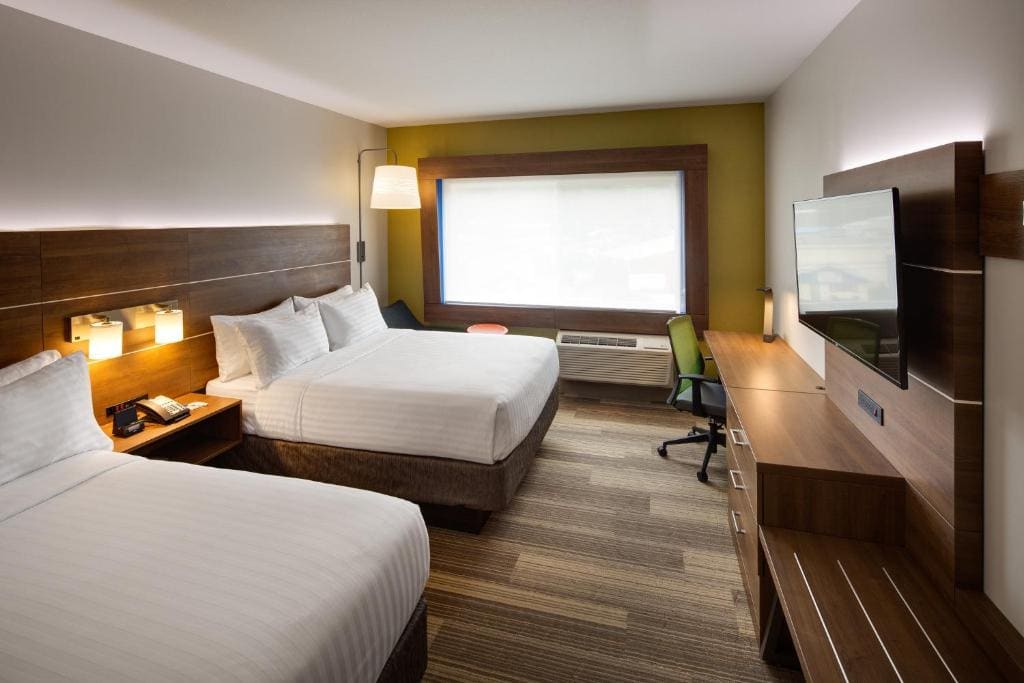 Standard Queen Room with Two Queen Beds room - Image 1