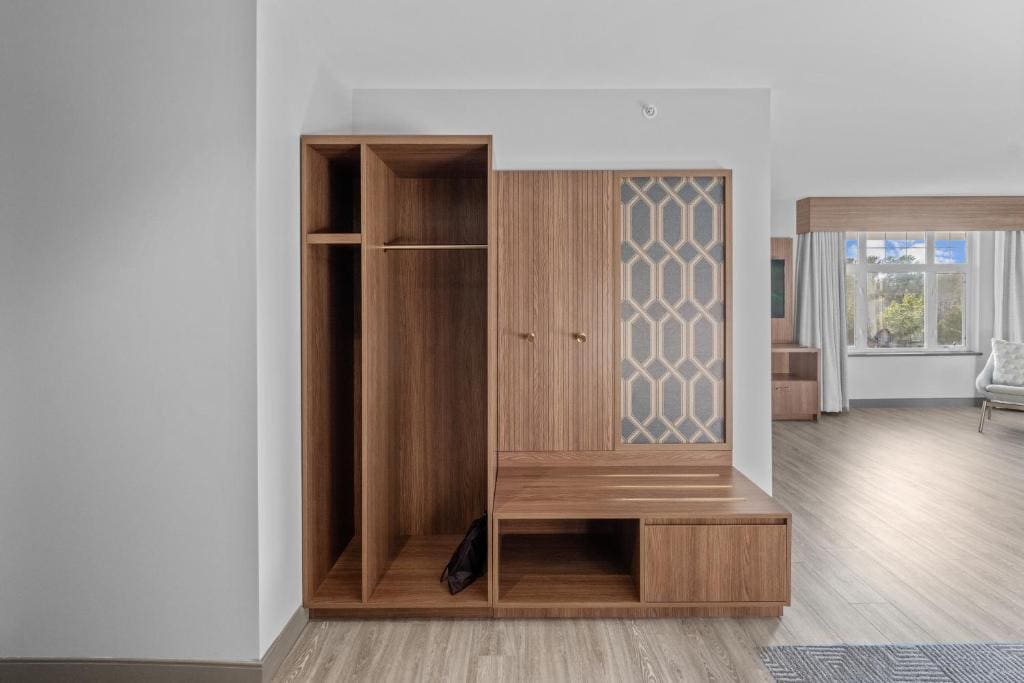 Standard King Room - Disability Access room - Image 1