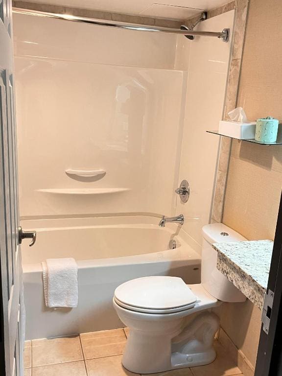 Queen Studio Suite - Non-Smoking room - Image 3