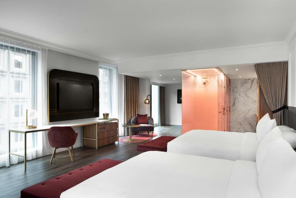 Standard Queen Room with Two Queen Beds and City View room - Image 2