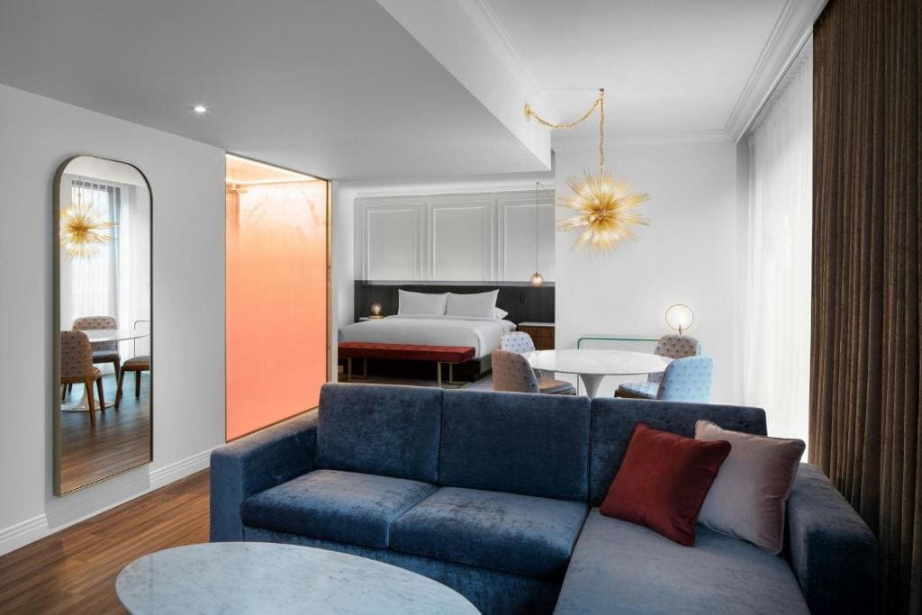 King Suite with City View room - Image 2