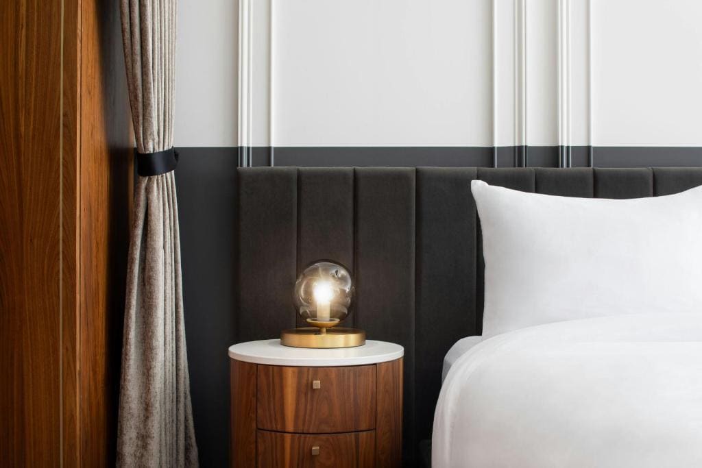 Standard King Room with City View room - Image 3