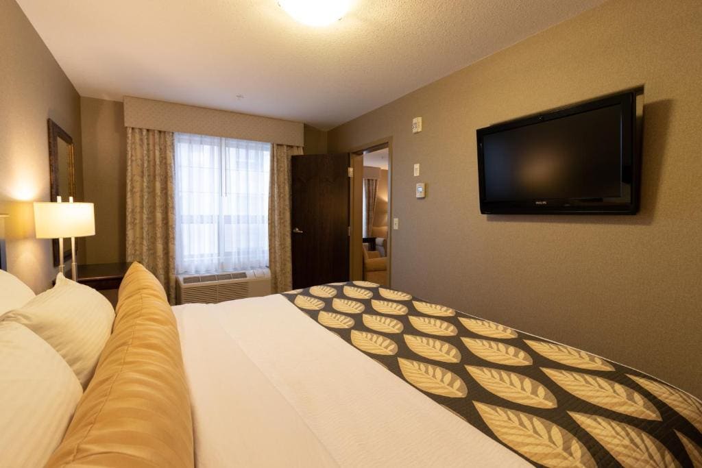 Deluxe King Suite room - Image 2