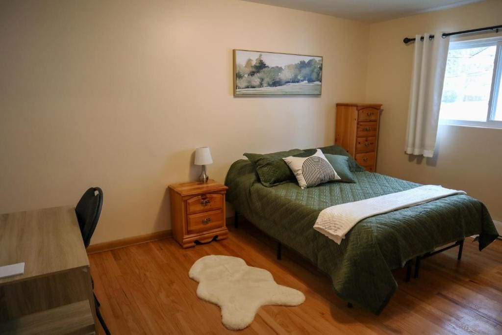 Large Double or Twin Room room - Image 3