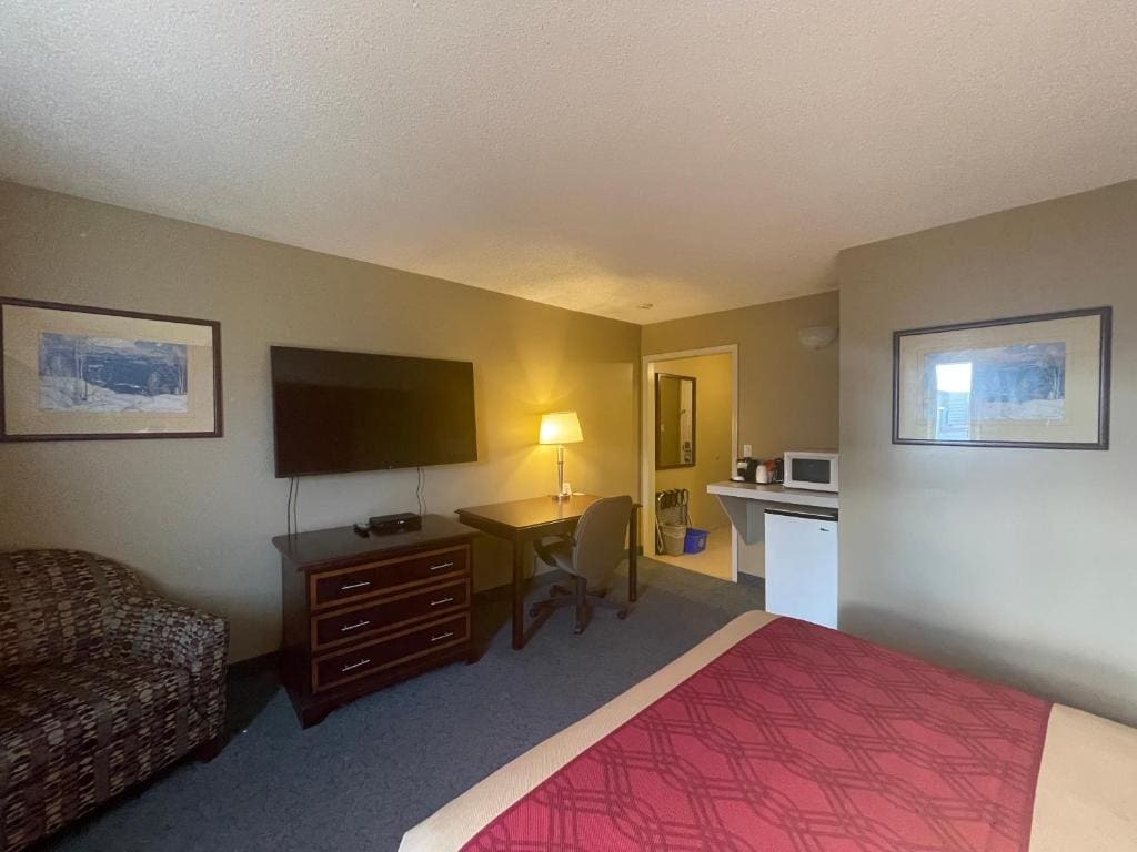 Suite with Two Queen Beds - Non-Smoking room - Image 2