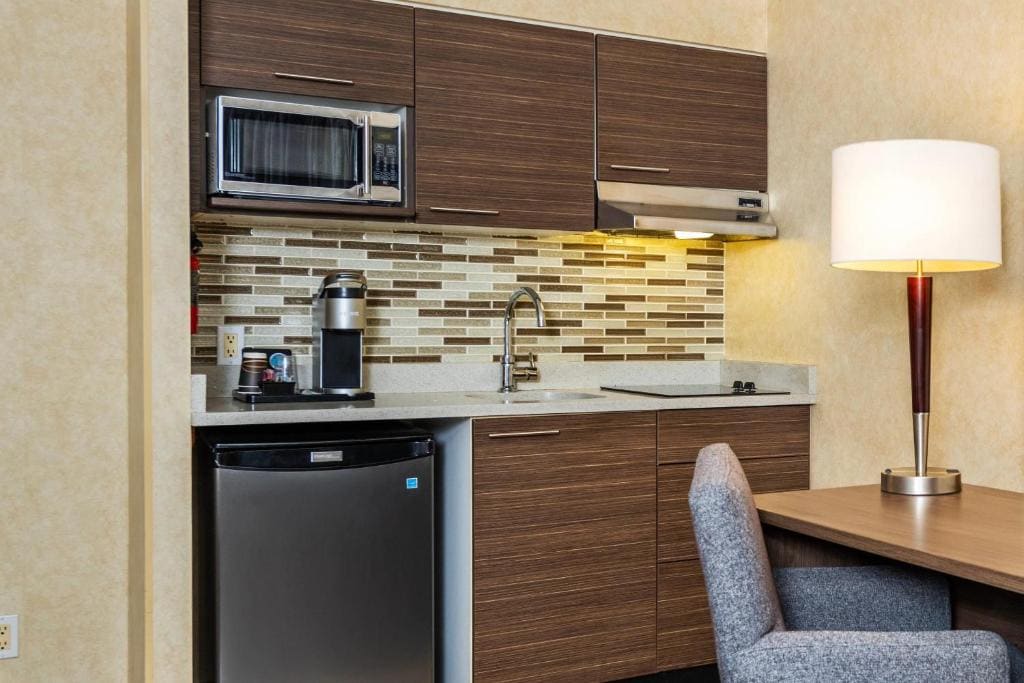 Efficiency Quadruple Room - Non Smoking room - Image 2