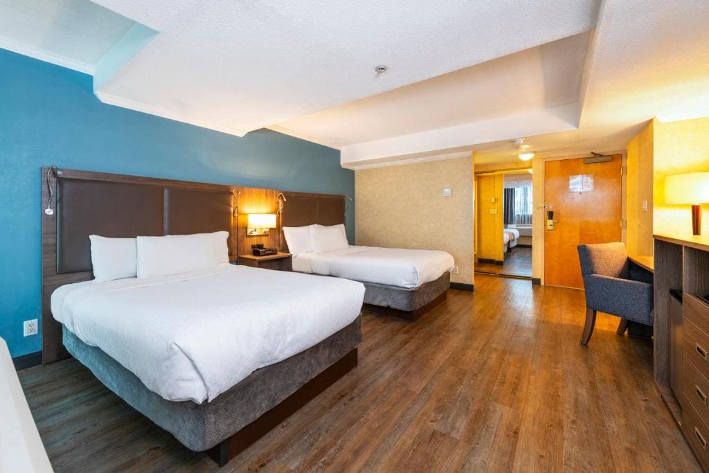 Double Room with Two Double Beds - Non-Smoking room - Image 3