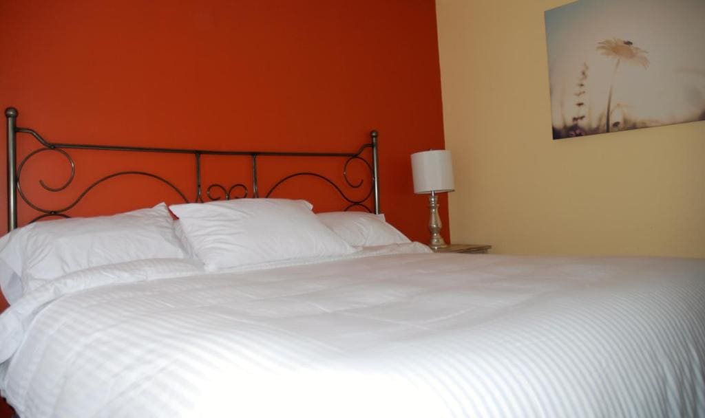 Three-Bedroom Apartment room - Image 3