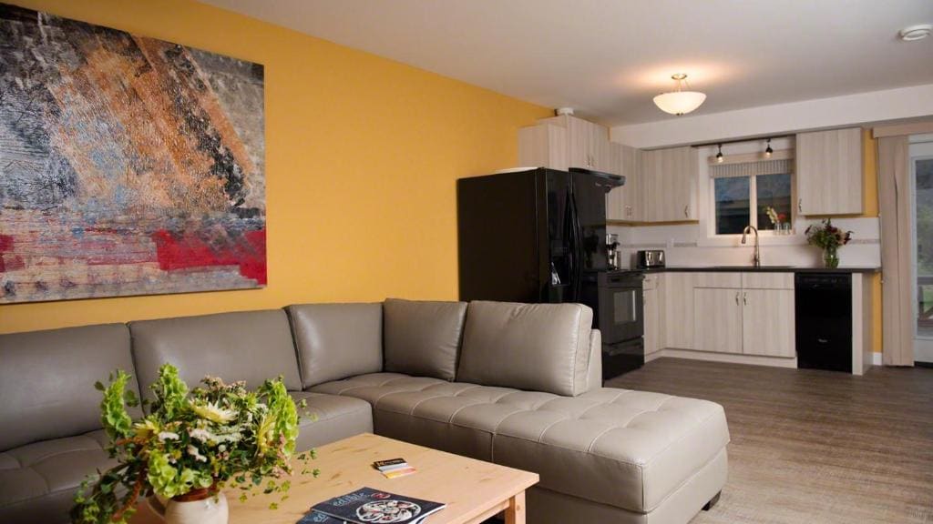 Three-Bedroom Suite room - Image 2