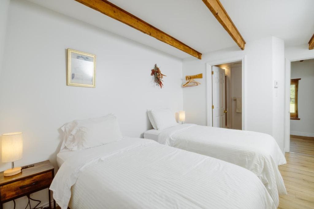Standard Twin Room room - Image 1