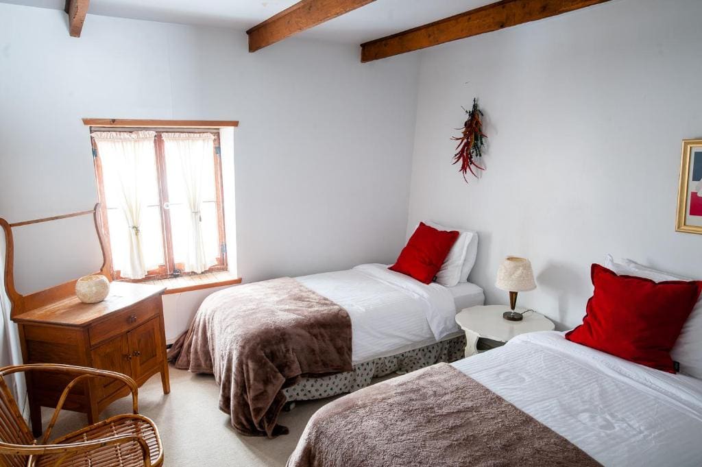 Standard Twin Room room - Image 3