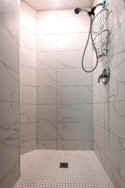 Bunk Bed in Mixed Dormitory Room room - Image 3