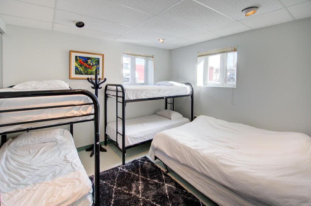 Standard Family Room room - Image 1
