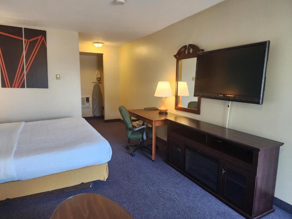 Executive King Room - Non-Smoking room - Image 3