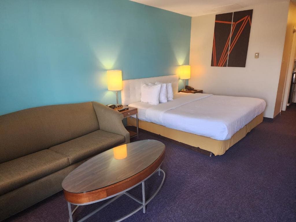 Executive King Room - Non-Smoking room - Image 2
