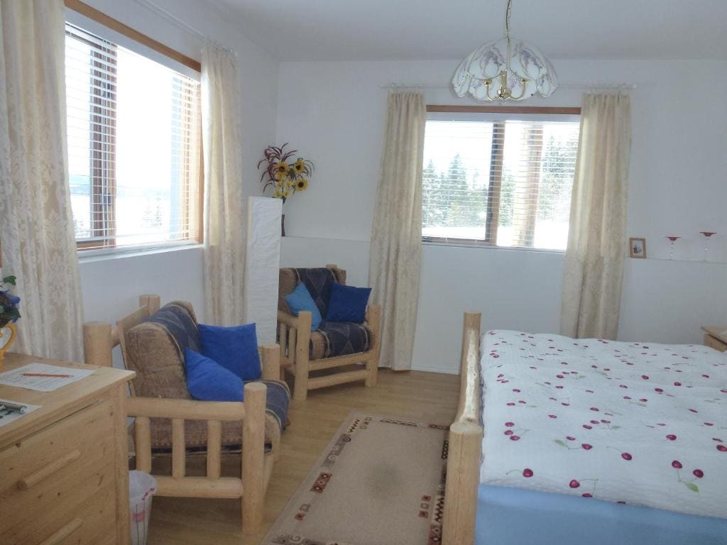 Deluxe King Suite room - Image 3