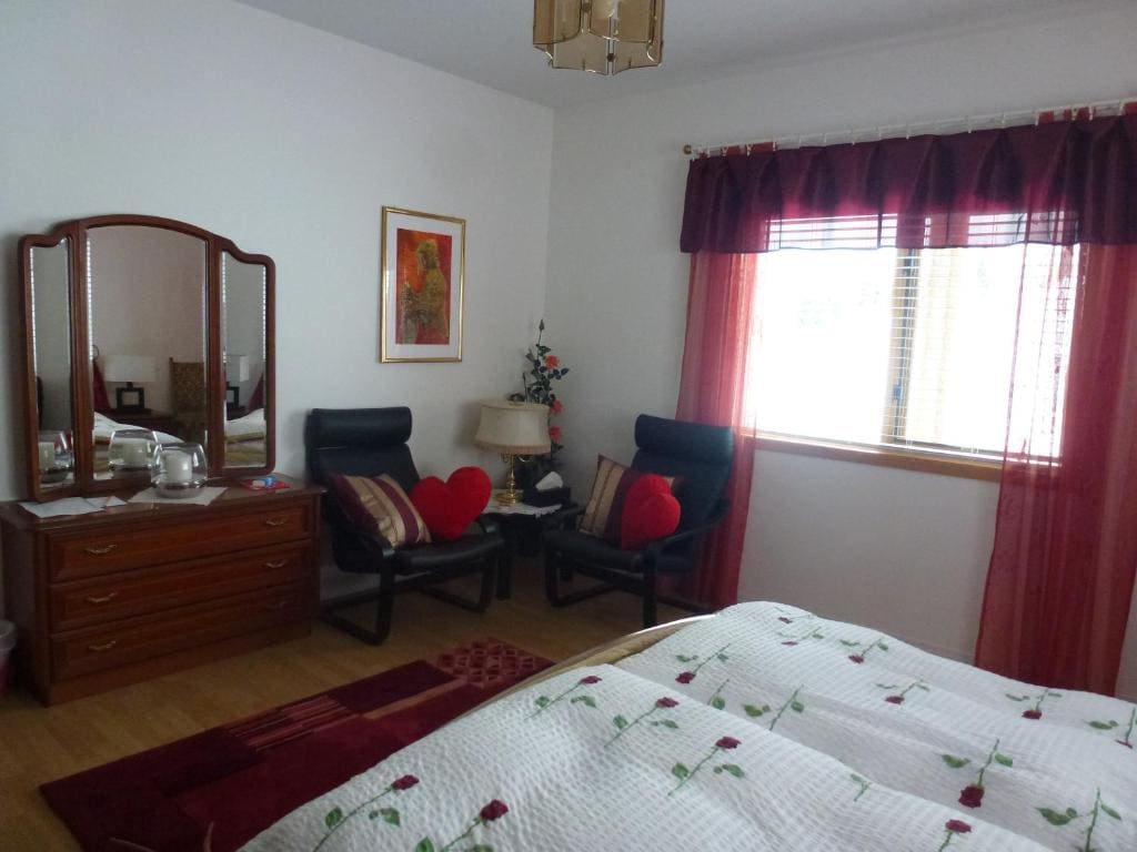 Two-Bedroom Suite room - Image 3