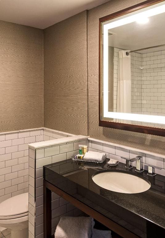 Queen Room with Park View room - Image 2