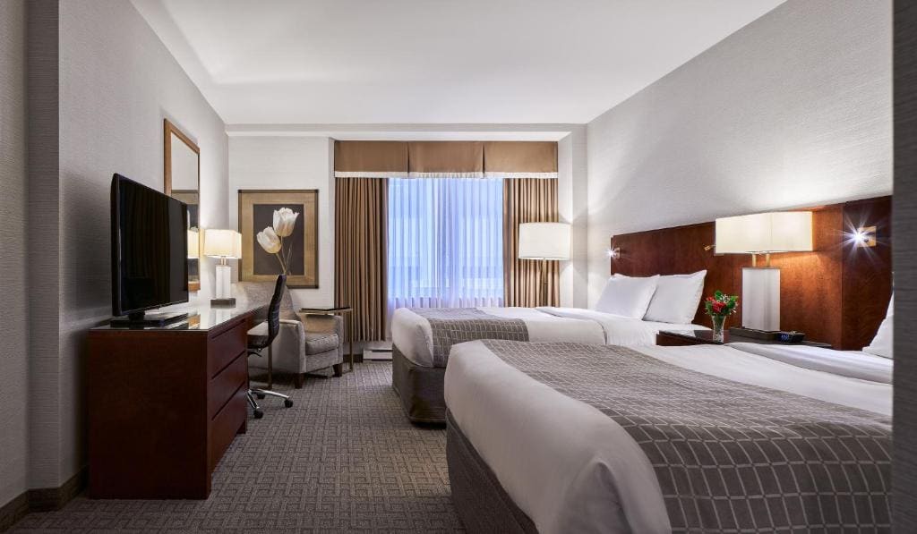 Queen Room with Two Queen Beds and Park View room - Image 1