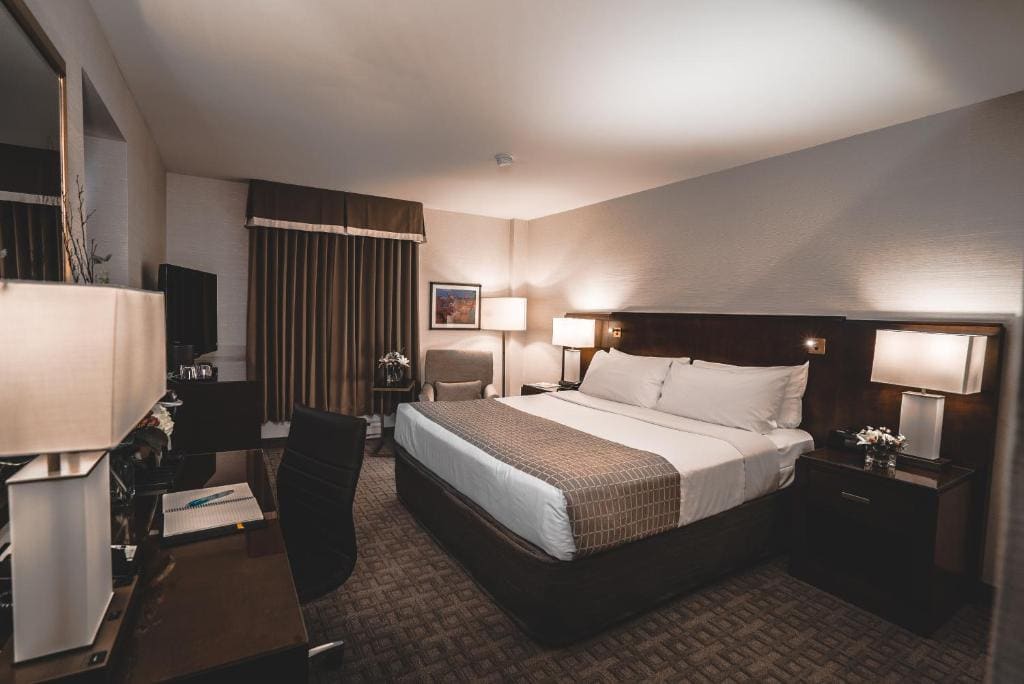 Queen Room with Park View room - Image 3