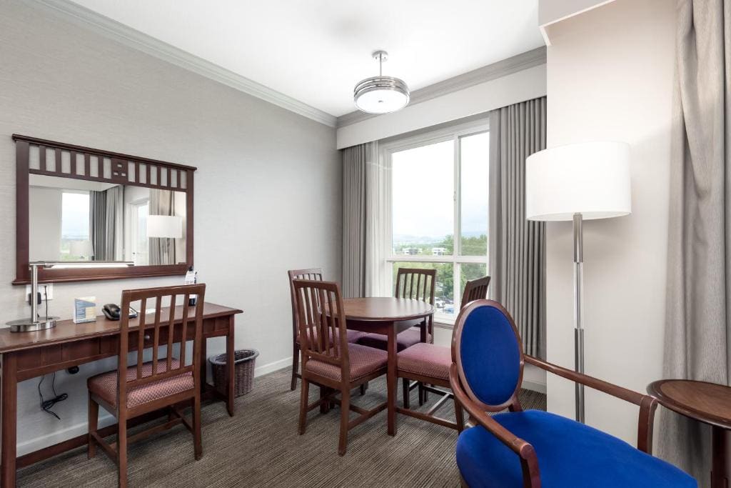 Premium One Bedroom Suite room - Image 2