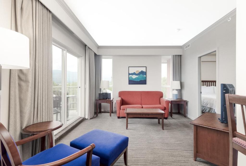 Premium One Bedroom Suite room - Image 3