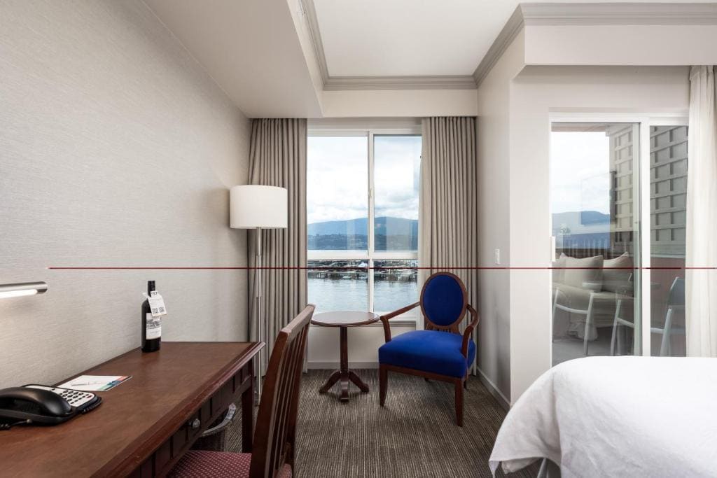 Deluxe Room, 2 Queens, Lakeview room - Image 2