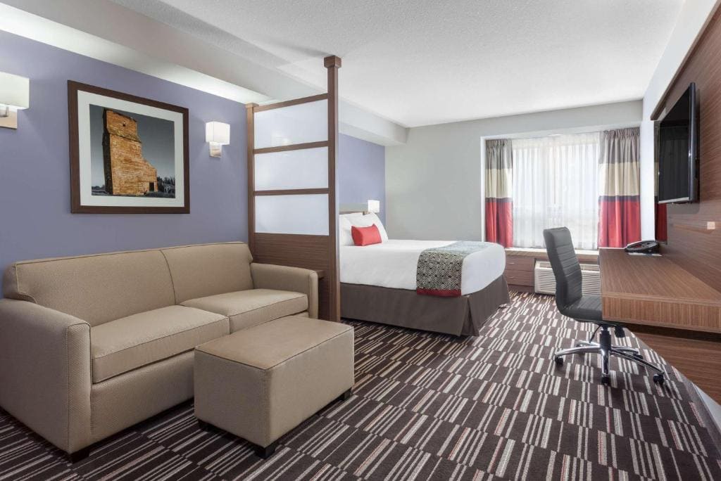 2 Queen Beds, Suite, Kitchenette, Non-Smoking room - Image 3