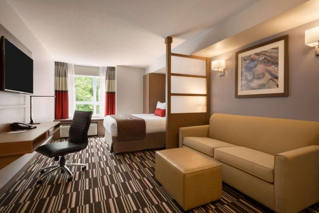 Business Queen Room - Non-Smoking room - Image 2