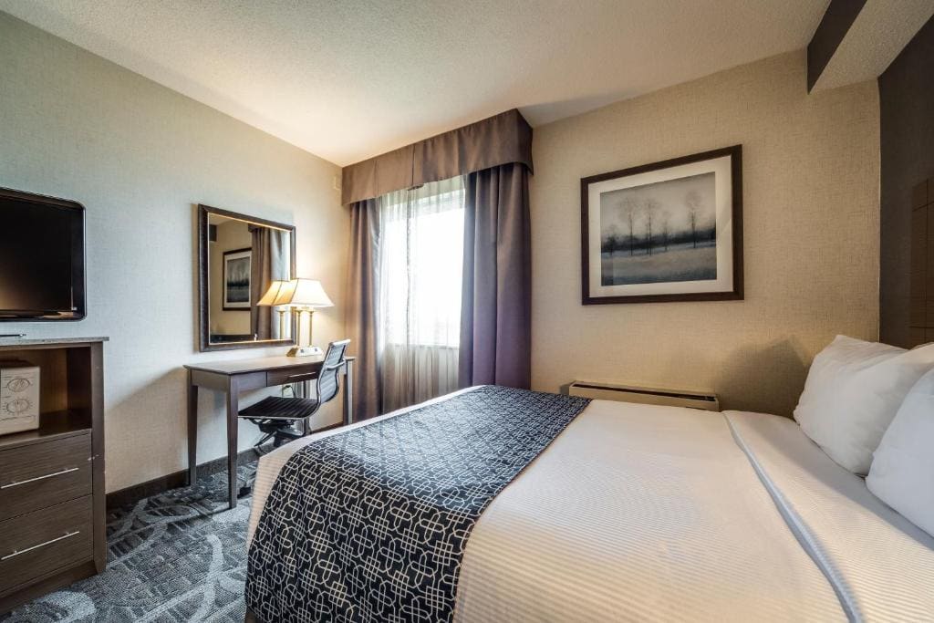 Standard Room with Two Queen Beds room - Image 2